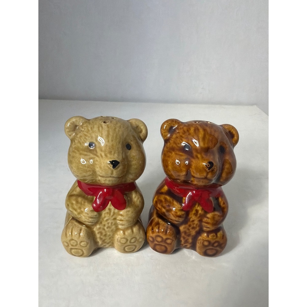 Vintage Fairway Ceramic Teddy Bear Salt and Pepper Shakers Red Bow Taiwan ROC